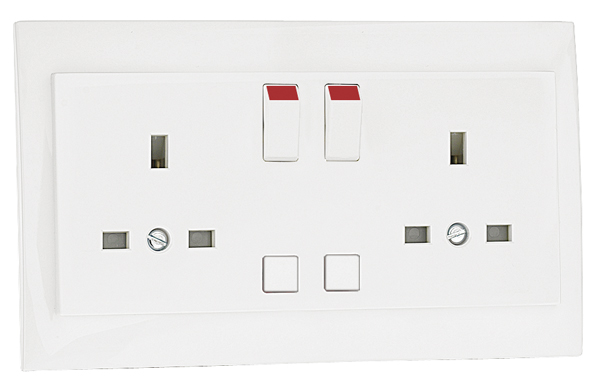 Tomada Dupla Inglesa com Interruptor